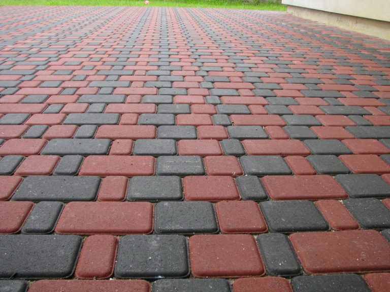 На картинках показаны схемы раскладок для тротуарной брусчатки.вы сможете легковыбрать для себя удобную раскладку для укладки  разной брусчатки